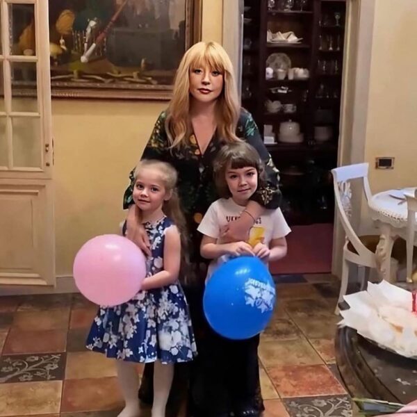 Алла Пугачева с детьми, фото:oglavnom.su