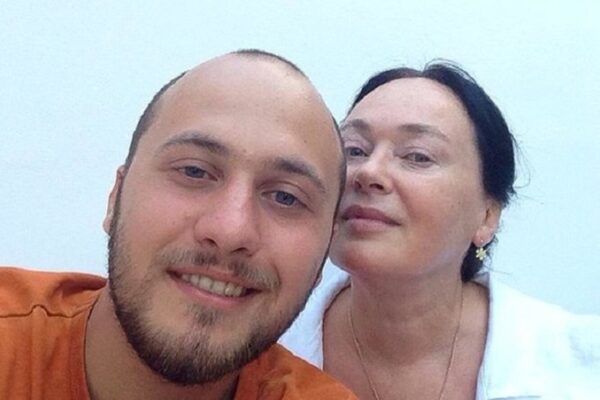 30-летний сын Ларисы Гузеевой поразил красотой и брутальностью