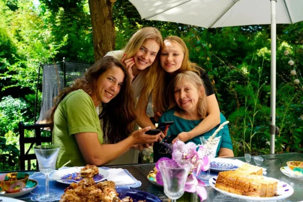 Наталья Водянова со своей семьей