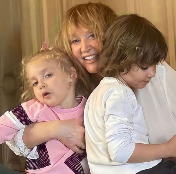 Алла Пугачева с детьми, фото:really-nice.ru