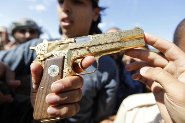 Золотой пистолет Каддафи