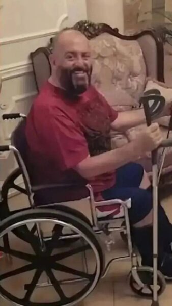 Стало известно, что 74-летний Михаил Шуфутинский оказался в инвалидном кресле