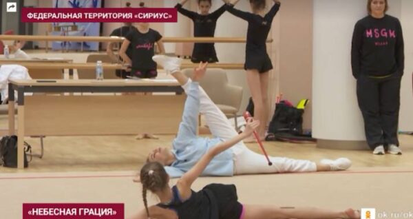 "Я счастлива", - лучезарную Алину Кабаеву засняли в самом неожиданном положении