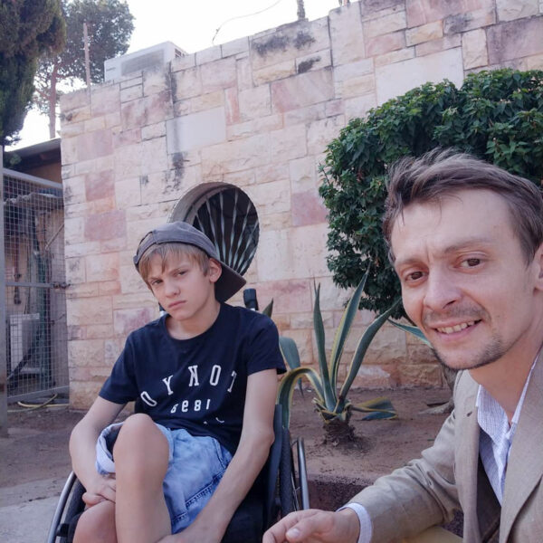 Евгений Кулаков с сыном, фото:tvcenter.ru