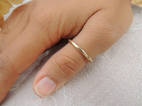 Как правильно носить кольца на каждом пальце: советы стилистов и ювелиров.