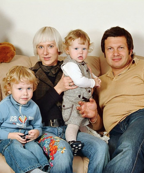 У Владимира Соловьева восьмеро детей, пять из которых родилось в браке с дочерью Виктора Коклюшкина: чем они живут и как выглядят