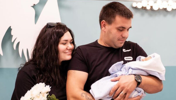 Даная Пригожина с мужем и ребёнком, фото:interesnoznatt.ru