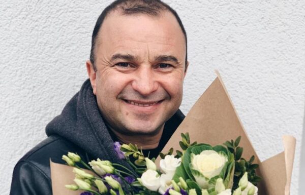 Украинский певец Виктор Павлик, собирающий деньги для ВСУ, не смог выступить перед беженцами из-за скандала