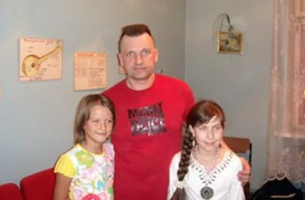 Сергей Лемох с дочерьми