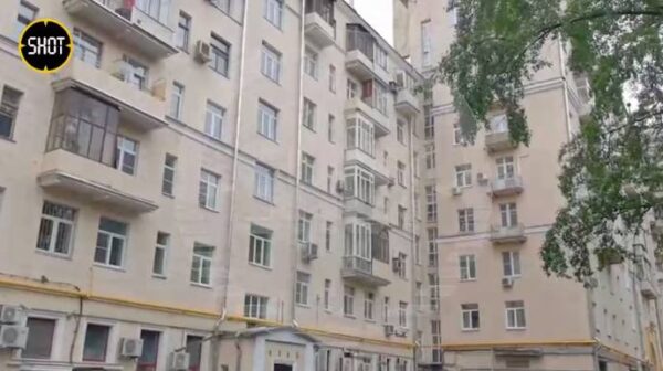 Хорошо продуманная схема: Земфира* избавилась от своей квартиры на Фрунзенской набережной на фоне требований отбирать недвижимость у иноагентов