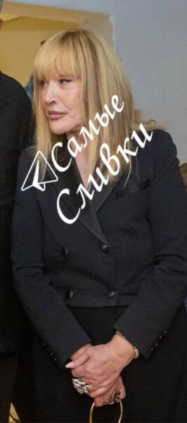 Нечто отдаленное от Пугачевой: в Сеть выложили честные фото Аллы Борисовны без ретуши и фильтров, но со следами пластики