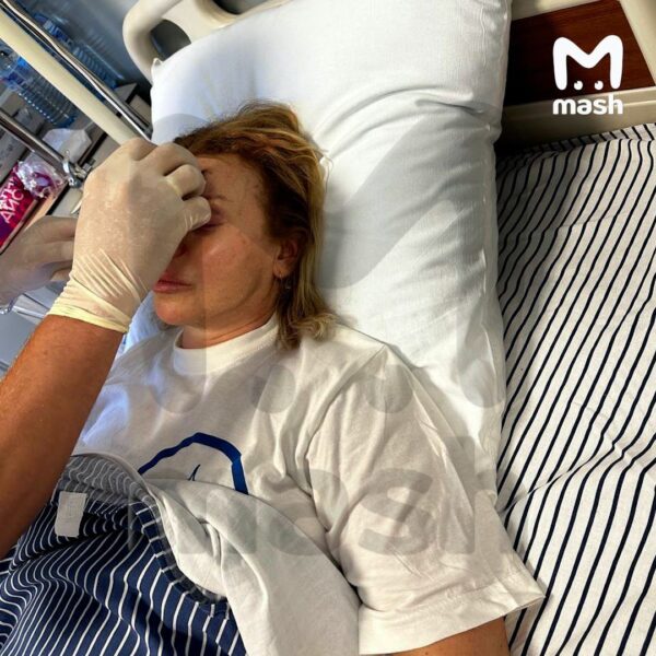Первые фотографии Лада Дэнс из больницы после страшной аварии