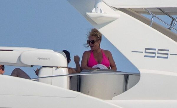 Правда или миф: стало известно, что Бритни Спирс и Сэм Асгари проводили время на яхте перед заявлением о разводе