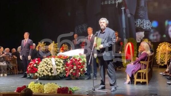 Стало известно, что в Москве прощаются с Ириной Мирошниченко
