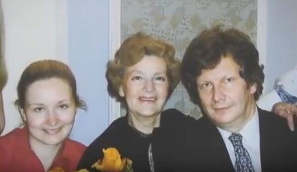 Юлия Борисова с сыном и внучкой