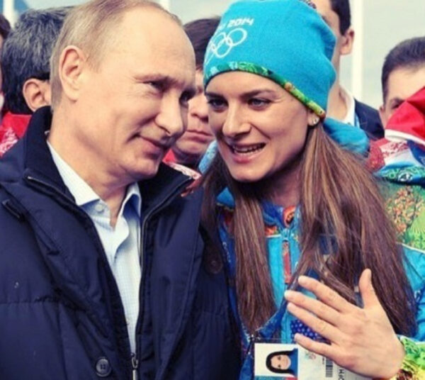 Стало известно, что эмигрировавшая Елена Исинбаева удалила совместные фото с Путиным