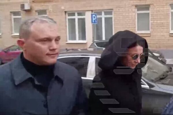 179 дней в заточении: Елена Блиновская с мужем явилась в суд Москвы