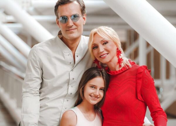 Кристина Орбакайте и Михаил Земцов с дочкой