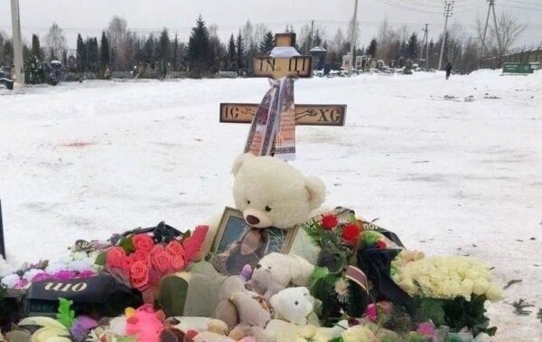 В Москве простились со школьницей, которая скончалась при стрельбе в брянской гимназии №5