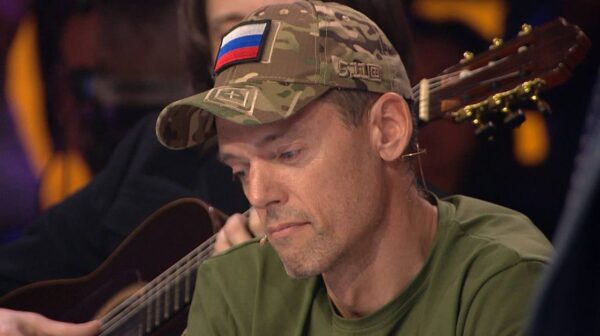 Андрей Малахов вышел на связь после обвинений в том, что он не позволил Мамаеву сняться в кепке с российским флагом