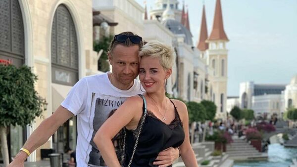 Супруга тренера сборной по футболу Валерия Карпина объявила о переезде в Эстонию - последует ли он за семьей