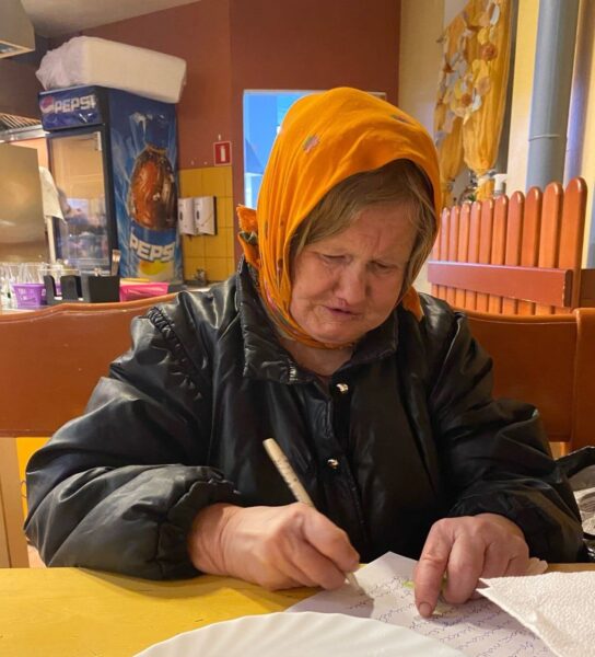 Инвалид с детства и живет в общаге: что известно жизни бабушки с концерта Сергея Лазарева в Сыктывкаре