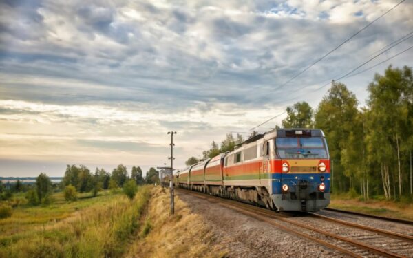 Преимущества железнодорожных перевозок для бизнеса: эффективность и надежность