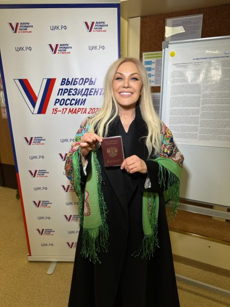 Сбежавшая из Украины Таисия Повалий приняла участие в выборах президента РФ