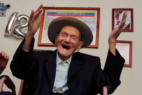 Было 114 лет: скончался самый старый мужчина в мире