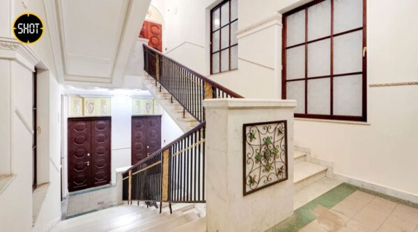 Как выглядит элитная квартира экс-замминистра Минобороны Тимура Иванова за ₽600 млн в роскошном "доме искусства"