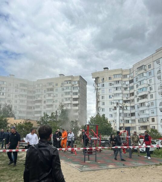 Родители младенца, которого вытащил из-под завалов белгородской многоэтажки случайный прохожий, в поисках спасителя сына