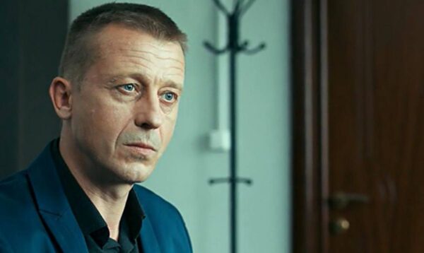 Актера из сериала "Бандитский Петербург" Романа Жилкина задержали за дебош в полицейском участке