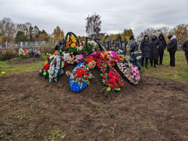 Трагедия в Красной Сопке: в последний путь провели четверых ангелочков