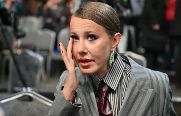 Настя Ивлеева разорвала все контакты с Собчак после «голой вечеринки»