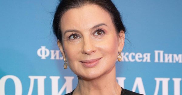 За что Екатерина Стриженова получила звание заслуженной артистки