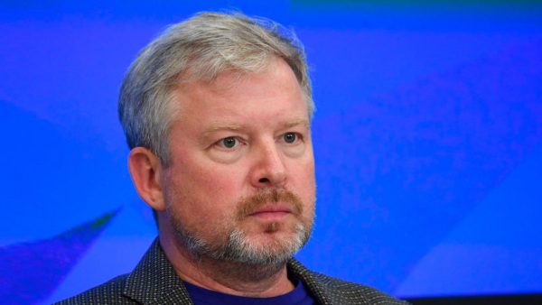 Стало известно, чем занимается пропавший с экранов Валдис Пельш