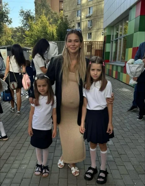 Анна Хилькевич впервые показала дочь Оливию и подколола мужа