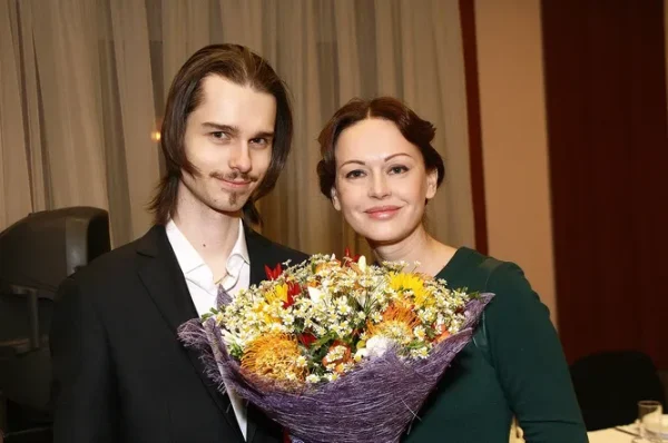 Ирина Безрукова рассказала о травле единственного сына в школе