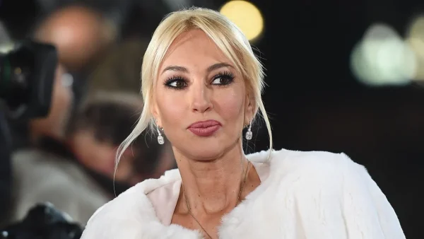 "Мои трясущиеся руки и нервные тики никто не видит", - Лера Кудрявцева об алкоголизме мужа и крахе брака