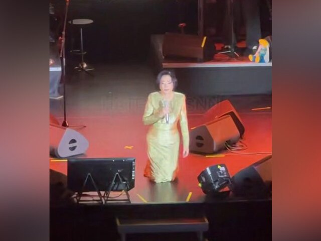 Лолита опустилась на колени, извиняясь за стоимость билетов на концерт в Нижнем Новгороде