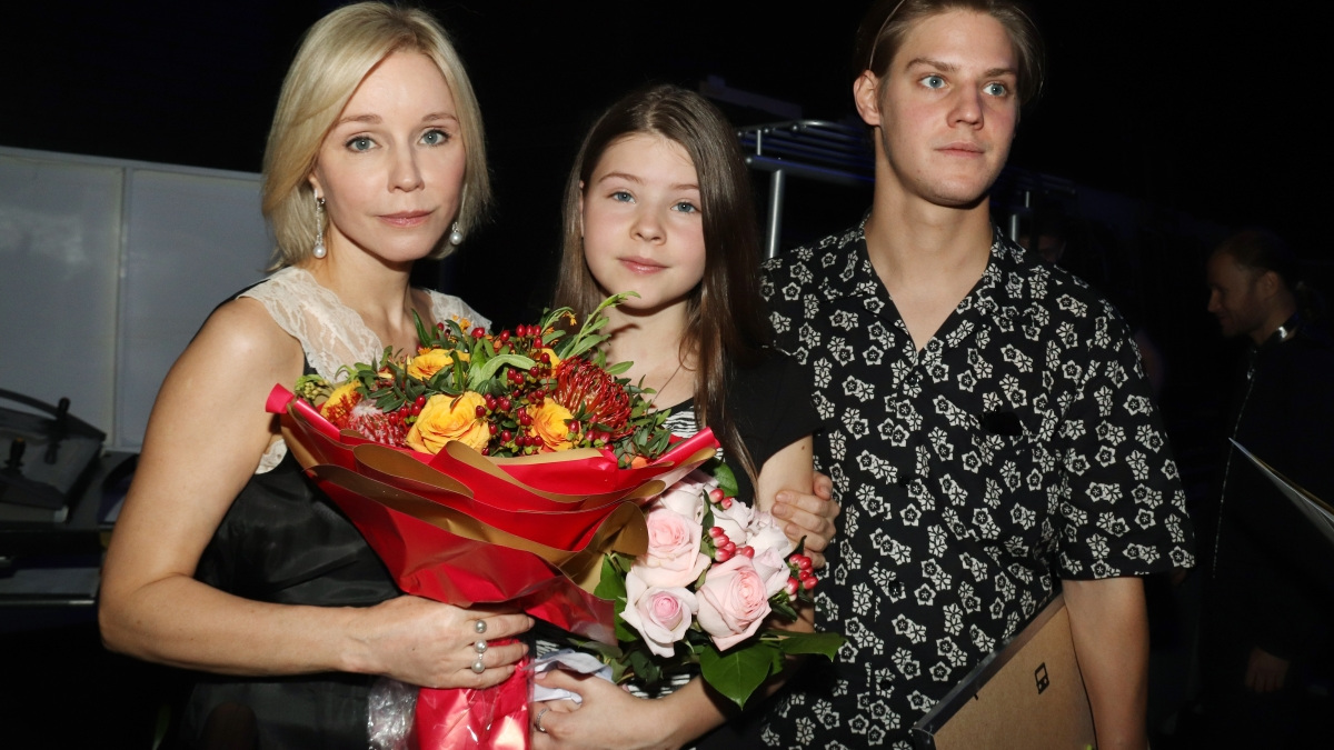 Марина Зудина с дочкой Машей и сыном Павлом Табаковым