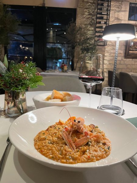 Пенсия в 105 тысяч рублей: на что уходят деньги Примадонны на Кипре?