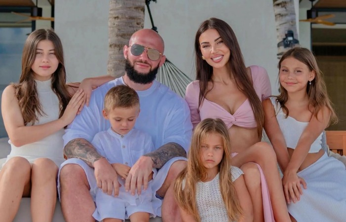 17 лет, 4 детей, миллиарды: почему на самом деле рухнула "идеальная" семья Джигана и Самойловой?