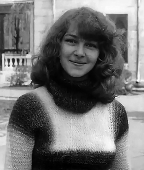 «Я не вру, я фантазирую!»: как хулиганка из Одессы стала звездой «Гардемаринов» и сохранила дружбу со всеми мужьями