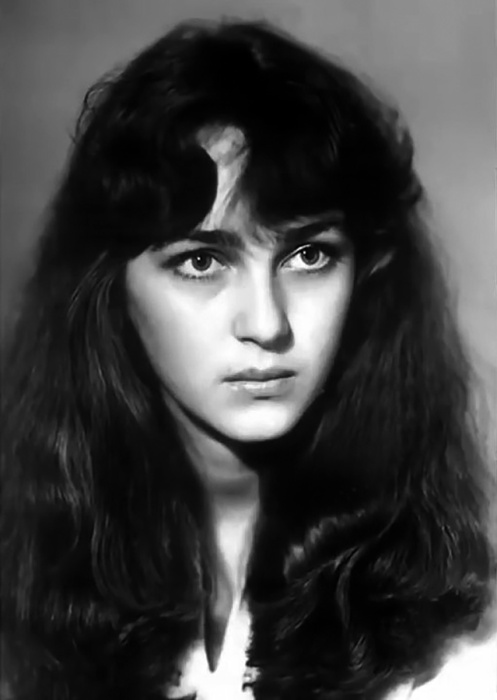 «Я не вру, я фантазирую!»: как хулиганка из Одессы стала звездой «Гардемаринов» и сохранила дружбу со всеми мужьями