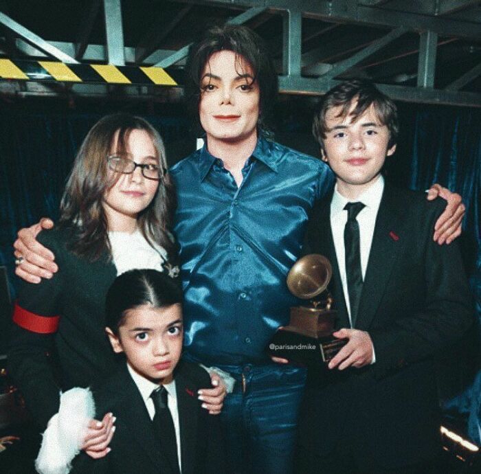 Принц, Пэрис и Биги: как выросли дети Майкла Джексона и почему остались без наследства, 25 лет спустя