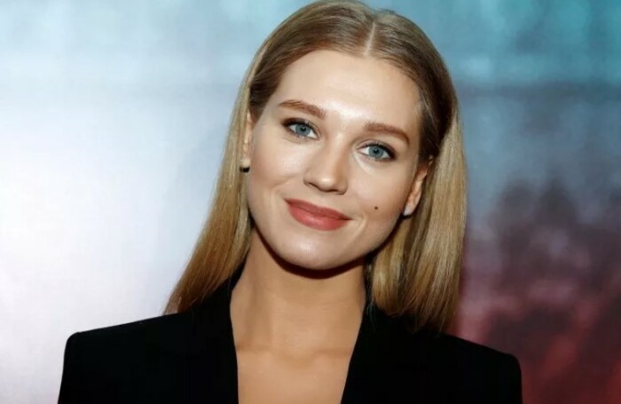 Звёзды, которые вычеркнули родителей из своей жизни: истории разрыва и боли