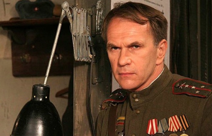 «Донашивал» брак, пока жена скандалила: судьба детей Алексея Гуськова