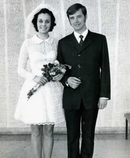 Вы не поверите, как выглядели эти звёзды на своих свадьбах!