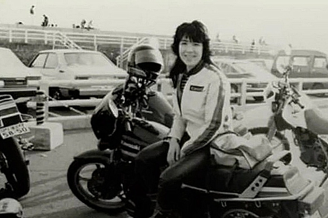 Фото со сторонником Гитлера, борьба с прессой, байк, скандалы и власть: что скрывает новая премьер-министр Японии